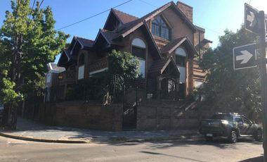 Casa en alquiler c/ cochera en Vicente López