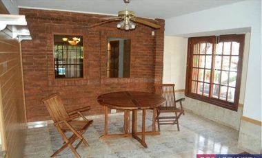 Casa en alquiler c/ cochera en Vicente López