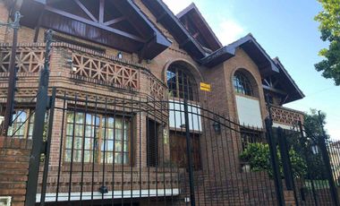 Casa en alquiler c/ cochera en Vicente López