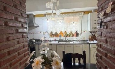 Casa en venta de 3 Dormitorios con cochera en Berisso