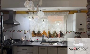 Casa en venta de 3 Dormitorios con cochera en Berisso