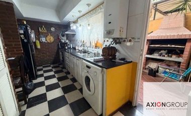 Casa en venta de 3 Dormitorios con cochera en Berisso