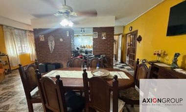 Casa en venta de 3 Dormitorios con cochera en Berisso