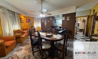 Casa en venta de 3 Dormitorios con cochera en Berisso