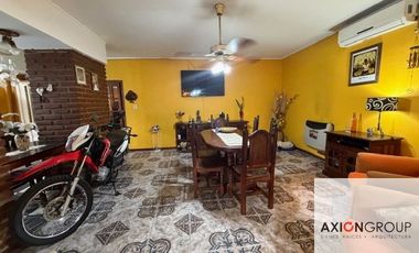 Casa en venta de 3 Dormitorios con cochera en Berisso