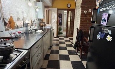 Casa en venta de 3 Dormitorios con cochera en Berisso