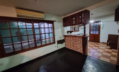 Chalet en alquiler en Parque Quirno