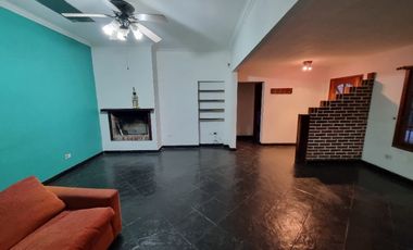 Chalet en alquiler en Parque Quirno