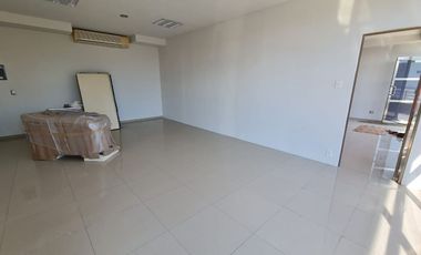 OFICINA O LOCAL COMERCIAL EN RENTA. CIUDAD DEL CARMEN