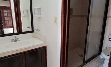 4 CASAS EN RENTA, 9 RECAMARAS, CASA STAFF, AMUEBLADOS. CARMEN, CAMPECHE.