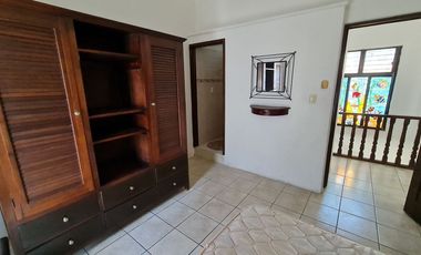 4 CASAS EN RENTA, 9 RECAMARAS, CASA STAFF, AMUEBLADOS. CARMEN, CAMPECHE.