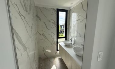 Casa en Venta en  Guillermo E Hudson