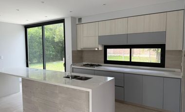 Casa en Venta en  Guillermo E Hudson