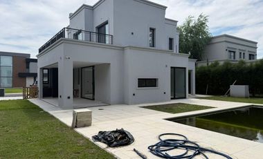 Casa en Venta en  Guillermo E Hudson