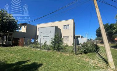 Casa en venta de 3 dormitorios c/ cochera en San Bernardo