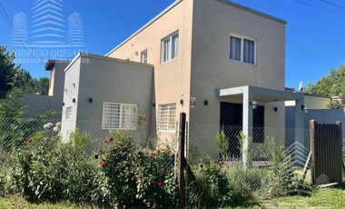 Casa en venta de 3 dormitorios c/ cochera en San Bernardo