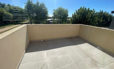 Casa en venta de 3 dormitorios c/ cochera en San Bernardo