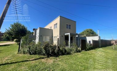 Casa en venta de 3 dormitorios c/ cochera en San Bernardo