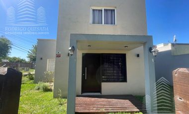 Casa en venta de 3 dormitorios c/ cochera en San Bernardo