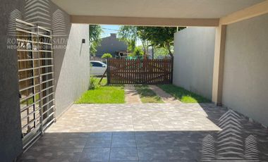 Casa en venta de 3 dormitorios c/ cochera en San Bernardo