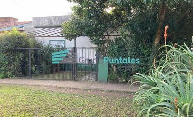 Casa de 3 ambientes en Longchamps a 1 cuadra de la plaza y a 4 cuadras de la estación
