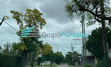 Casa de 3 ambientes en Longchamps a 1 cuadra de la plaza y a 4 cuadras de la estación