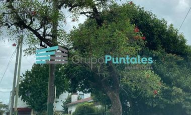 Casa de 3 ambientes en Longchamps a 1 cuadra de la plaza y a 4 cuadras de la estación