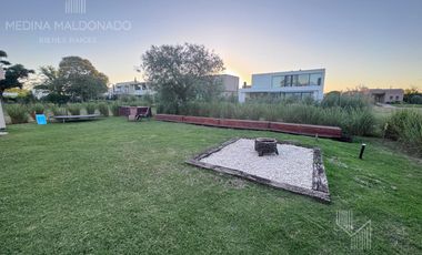 Venta Casa moderna amoblada 5 ambientes Greenville Polo