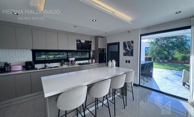 Venta Casa moderna amoblada 5 ambientes Greenville Polo