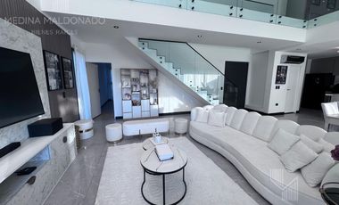 Venta Casa moderna amoblada 5 ambientes Greenville Polo
