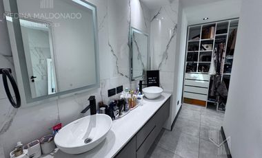 Venta Casa moderna amoblada 5 ambientes Greenville Polo