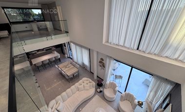 Venta Casa moderna amoblada 5 ambientes Greenville Polo