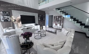 Venta Casa moderna amoblada 5 ambientes Greenville Polo