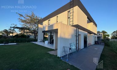 Venta Casa moderna amoblada 5 ambientes Greenville Polo