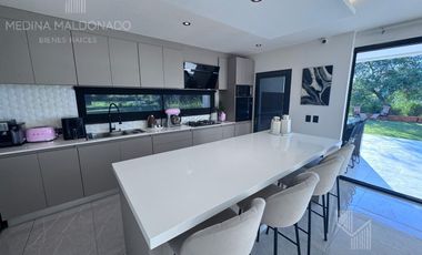 Venta Casa moderna amoblada 5 ambientes Greenville Polo