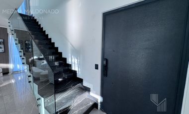 Venta Casa moderna amoblada 5 ambientes Greenville Polo