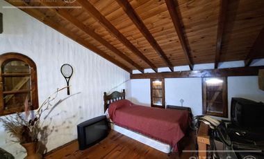 IMPECABLE CHACRA  EN A. SEGUI SOBRE 2.3 HAS CON PISCINA, CASA PRINCIPAL, SALON DE EVENTOS, QUINCHO Y DEPENDENCIA
