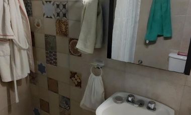 Muy linda casa 2 ambientes con departamento en el fondo