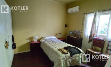 Muy linda casa 2 ambientes con departamento en el fondo