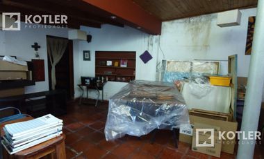 Muy linda casa 2 ambientes con departamento en el fondo