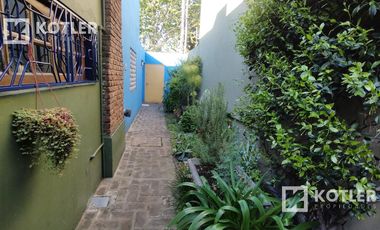 Muy linda casa 2 ambientes con departamento en el fondo