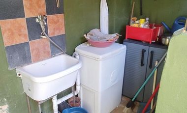 Muy linda casa 2 ambientes con departamento en el fondo