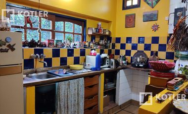 Muy linda casa 2 ambientes con departamento en el fondo