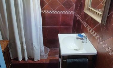 Muy linda casa 2 ambientes con departamento en el fondo