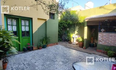 Muy linda casa 2 ambientes con departamento en el fondo