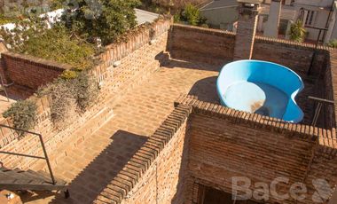 VENTA CASA BARRIO MARTIN - 4 dormitorios   cochera   patio y terraza