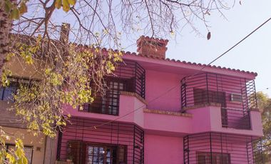 VENTA CASA BARRIO MARTIN - 4 dormitorios   cochera   patio y terraza