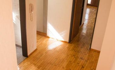 VENTA CASA BARRIO MARTIN - 4 dormitorios   cochera   patio y terraza