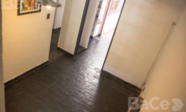 VENTA CASA BARRIO MARTIN - 4 dormitorios   cochera   patio y terraza