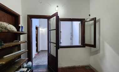 Casa 4 amb en venta c/cochera y patio apto crédito